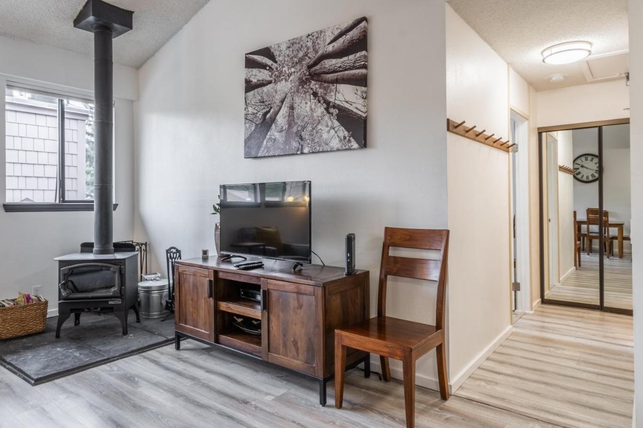 Summit #256 - Top Floor Summit 1 Bedrm 1 Bathrm Condo Just Steps Too Little Eagle Lodge Sleeps 4 Mammoth Lakes Exterior photo