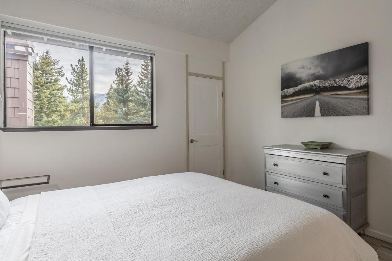 Summit #256 - Top Floor Summit 1 Bedrm 1 Bathrm Condo Just Steps Too Little Eagle Lodge Sleeps 4 Mammoth Lakes Exterior photo